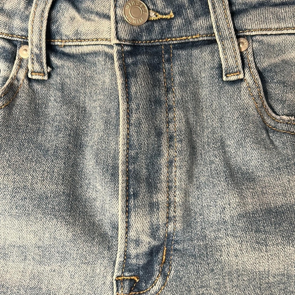 Windsor distressed denim shorts - Picture 3 of 11